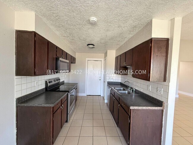 Building Photo - 522 Kenwood Ln