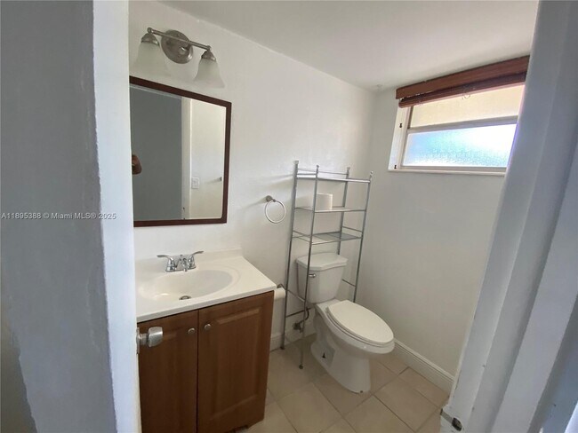 Building Photo - 8405 SW 137th Ave