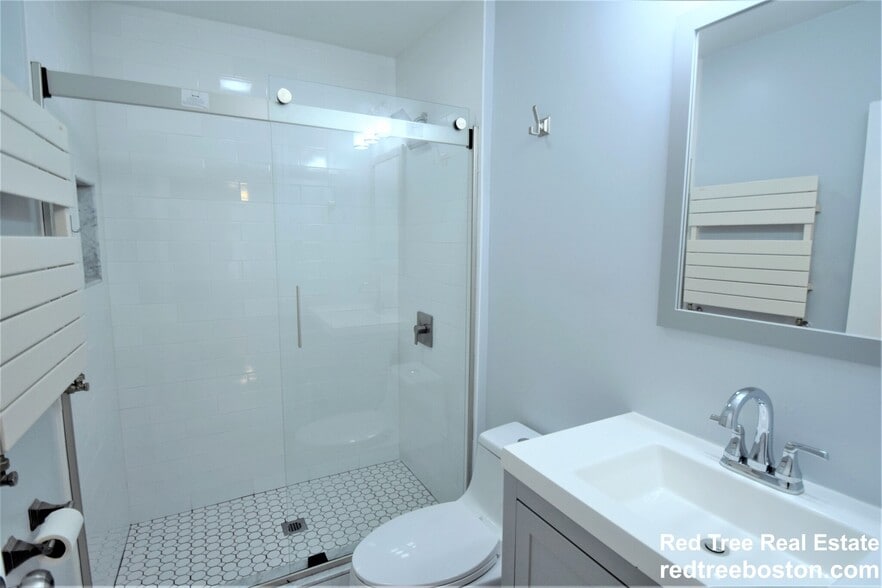 Building Photo - 11 Undine Rd