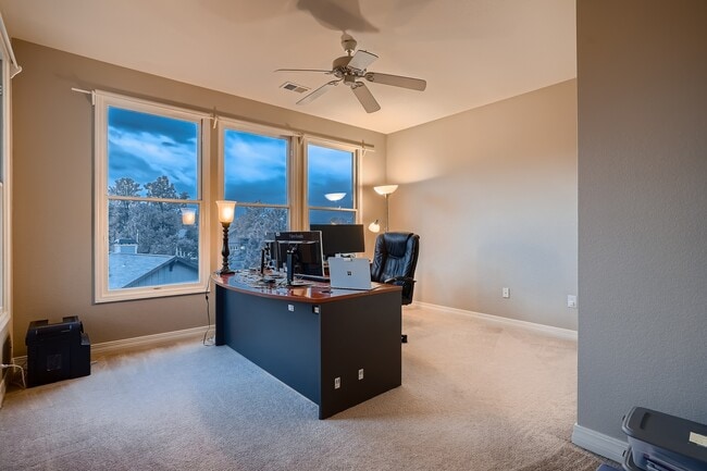 Building Photo - 7046 Forest Ridge Cir