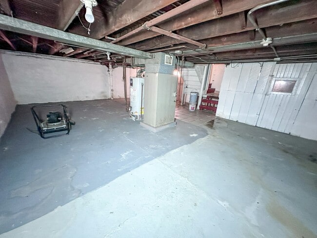 Building Photo - 14812 Westropp Ave