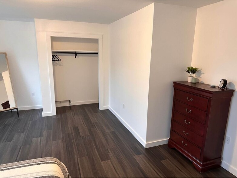 Building Photo - 114 Lebanon Rd