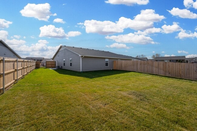 Building Photo - 12153 W Cora St
