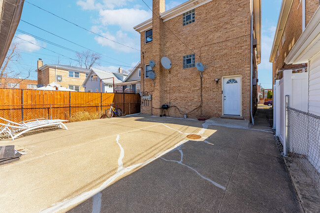 Building Photo - 2036 N 72nd Ct