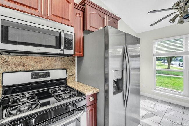 Building Photo - 745 Spring Lake Dr