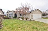 Building Photo - Immaculate Single-Level Home