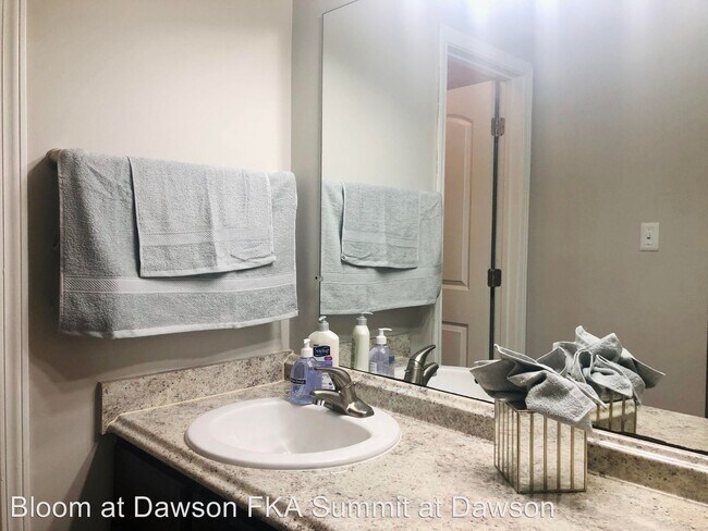 Building Photo - 1400 Chase Ln