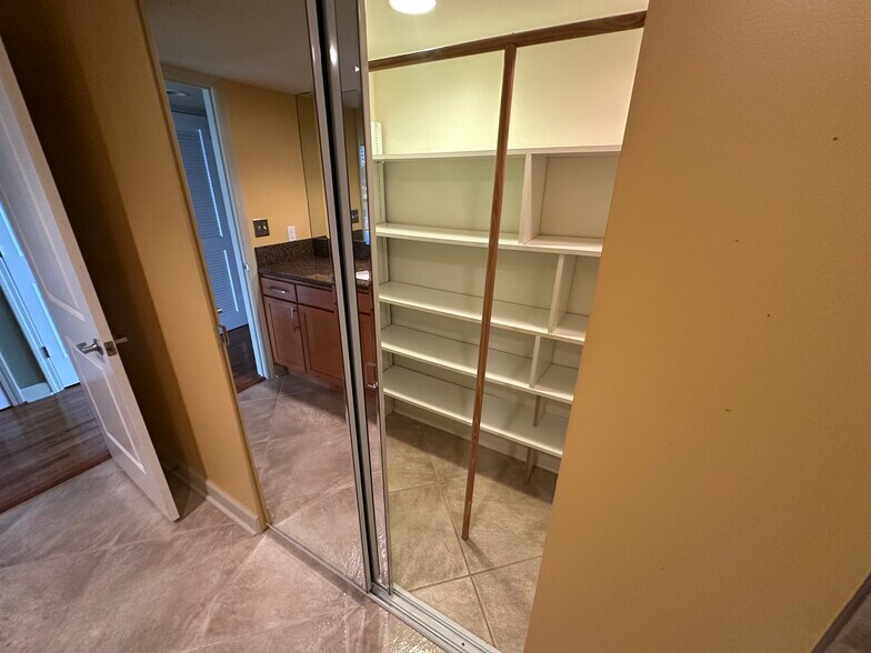 Second bathroom closet space - 600 Admiral Blvd