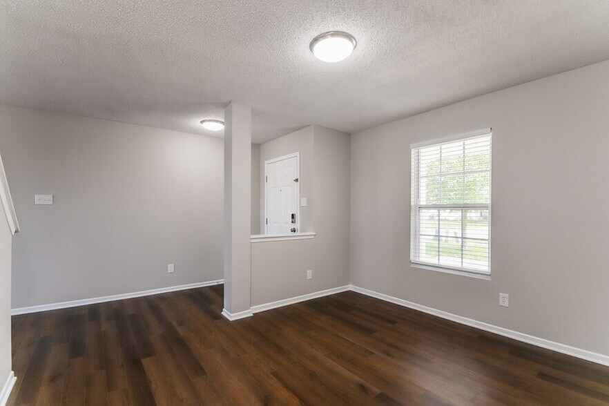 Building Photo - 9498 W Midnight Dr