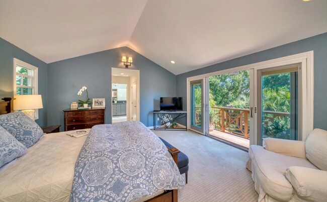 Building Photo - Woodside Classic 3 Bedroom on Beautiful Park Like Yard