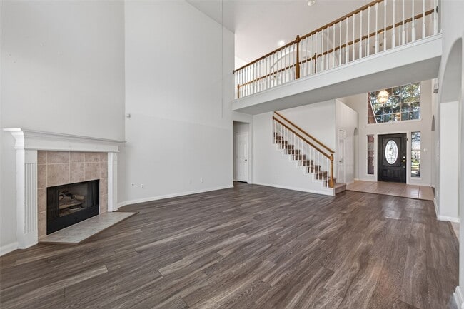 Building Photo - 23730 River Pl Dr