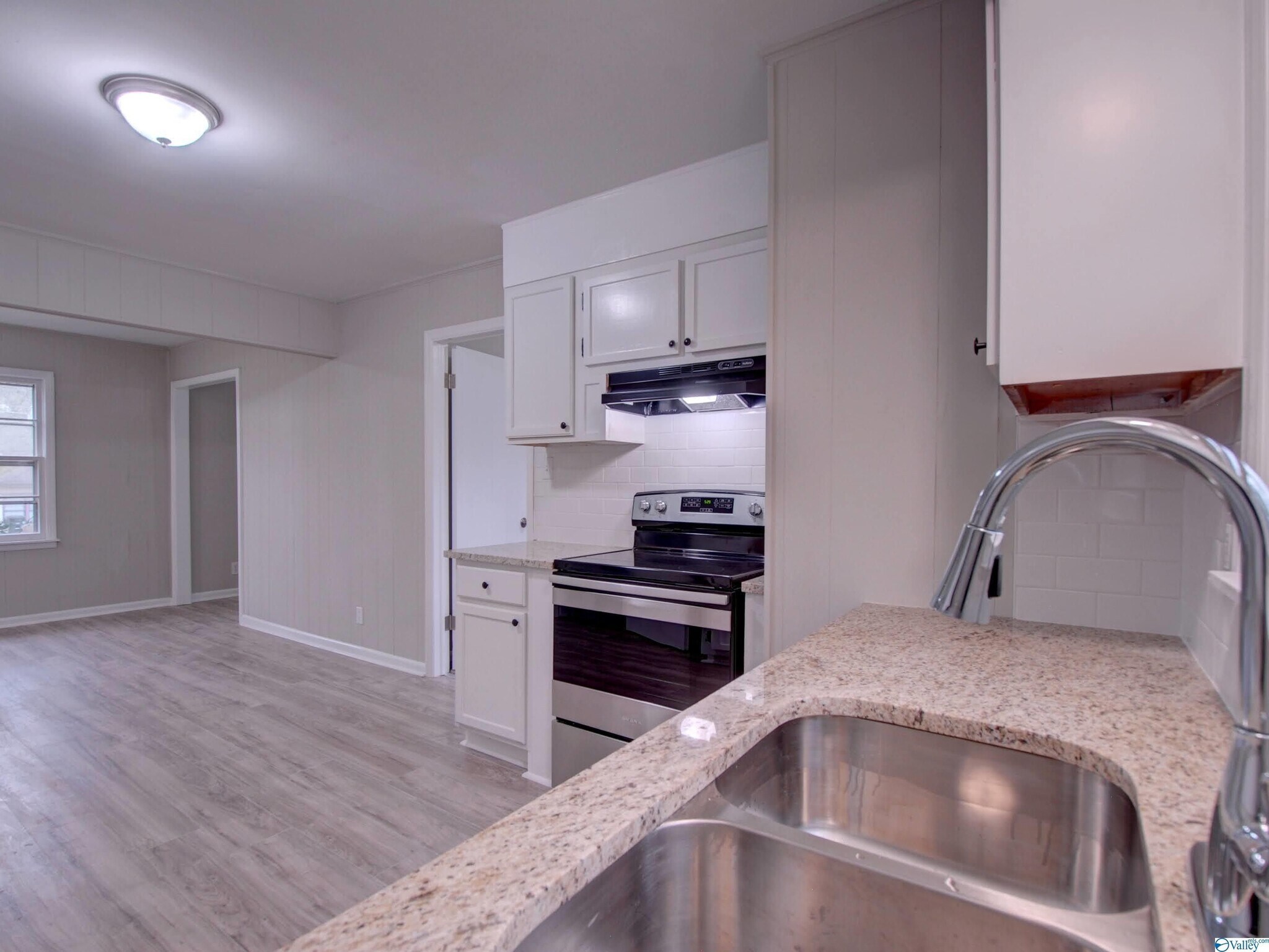 Building Photo - 609 Marguerite Dr NW