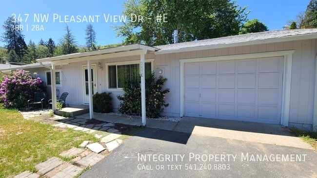 Building Photo - 347 NW Pleasant View Dr
