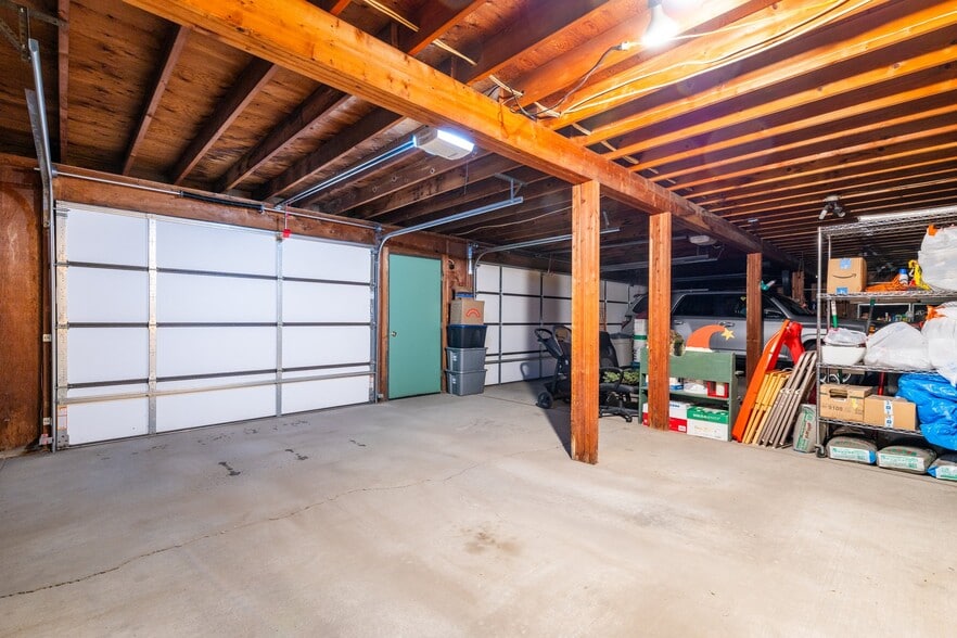 Building Photo - 607 Avenue F
