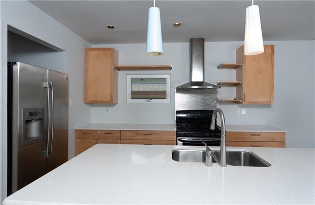 Building Photo - 1408 W 51st St