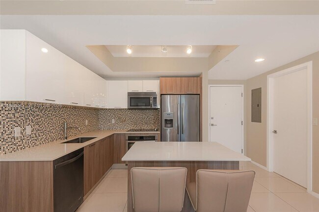 Building Photo - 5300 Paseo Blvd