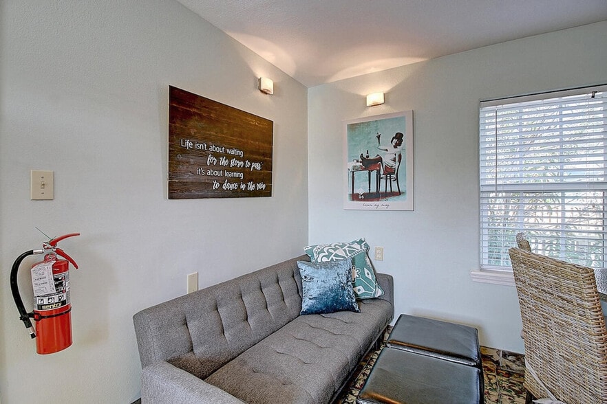 Building Photo - 134 N Alister St