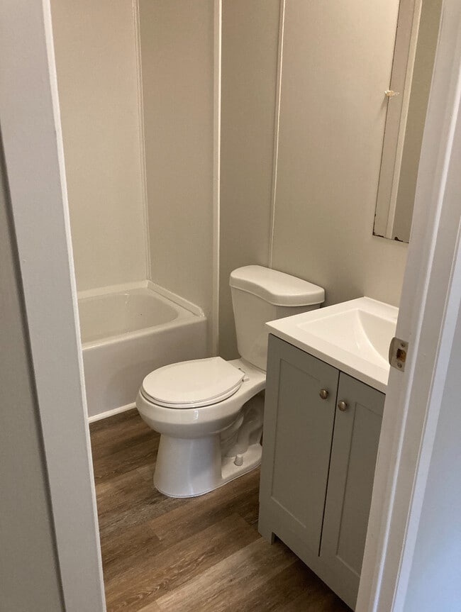 Building Photo - 103 Wade Rd