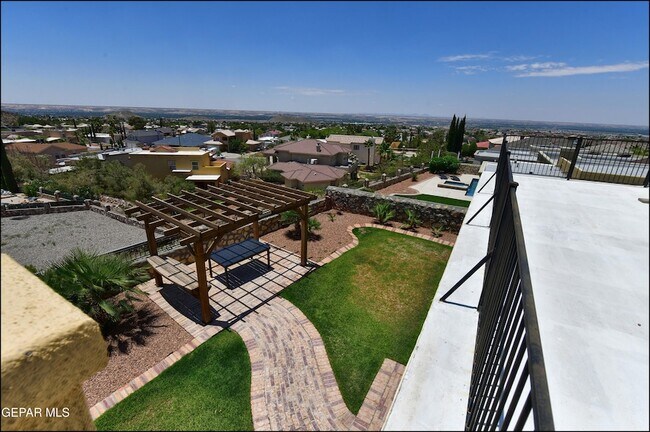 Building Photo - 6732 Pearl Ridge Dr