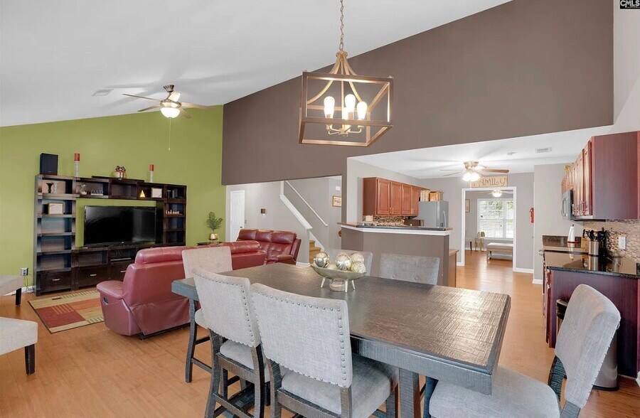 Building Photo - 946 Farnsworth Dr