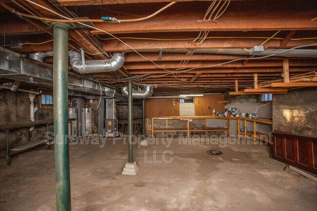 Building Photo - 5753 Rogers Ave