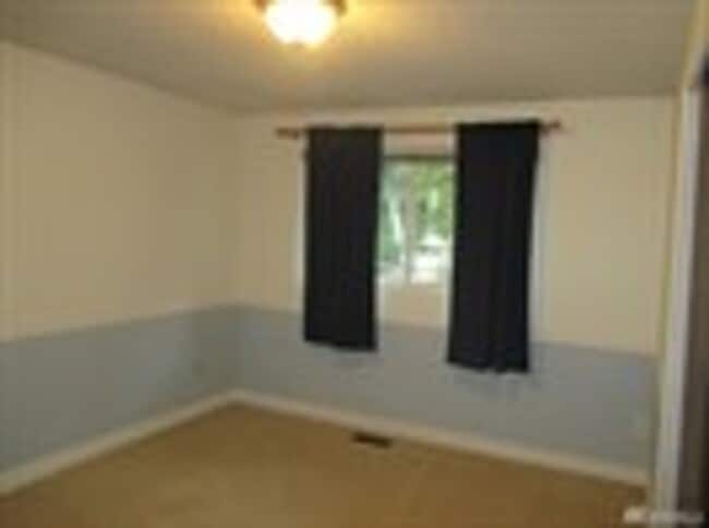 Building Photo - Woodinville Kingsgate Split