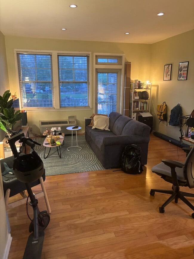 Building Photo - 15 Freedomway