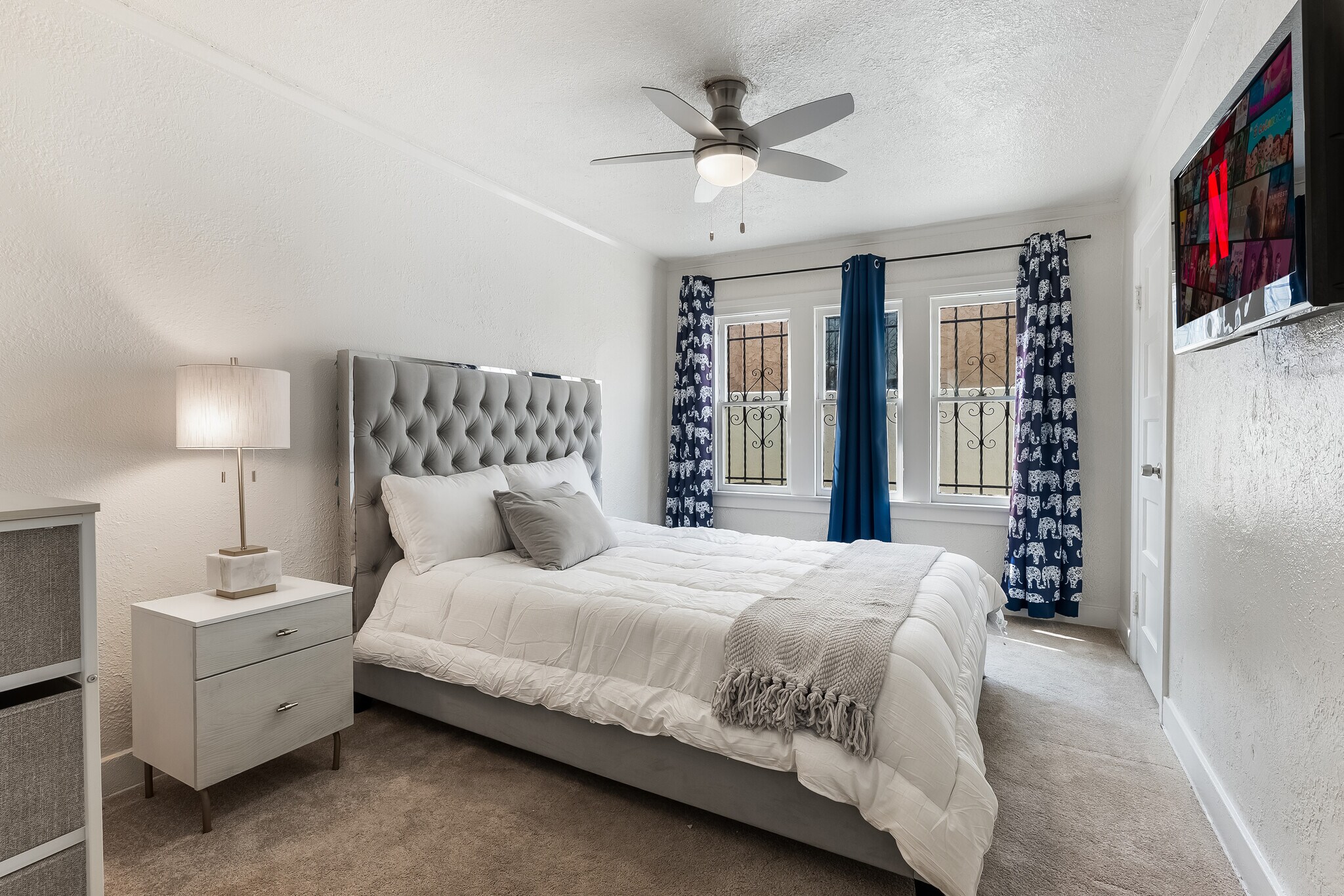 Building Photo - 2509 W 73rd St