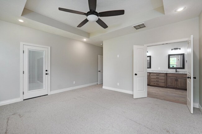 Building Photo - 836 S Black Sands Ave