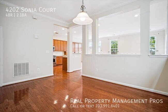 Building Photo - 4202 Sonia Ct