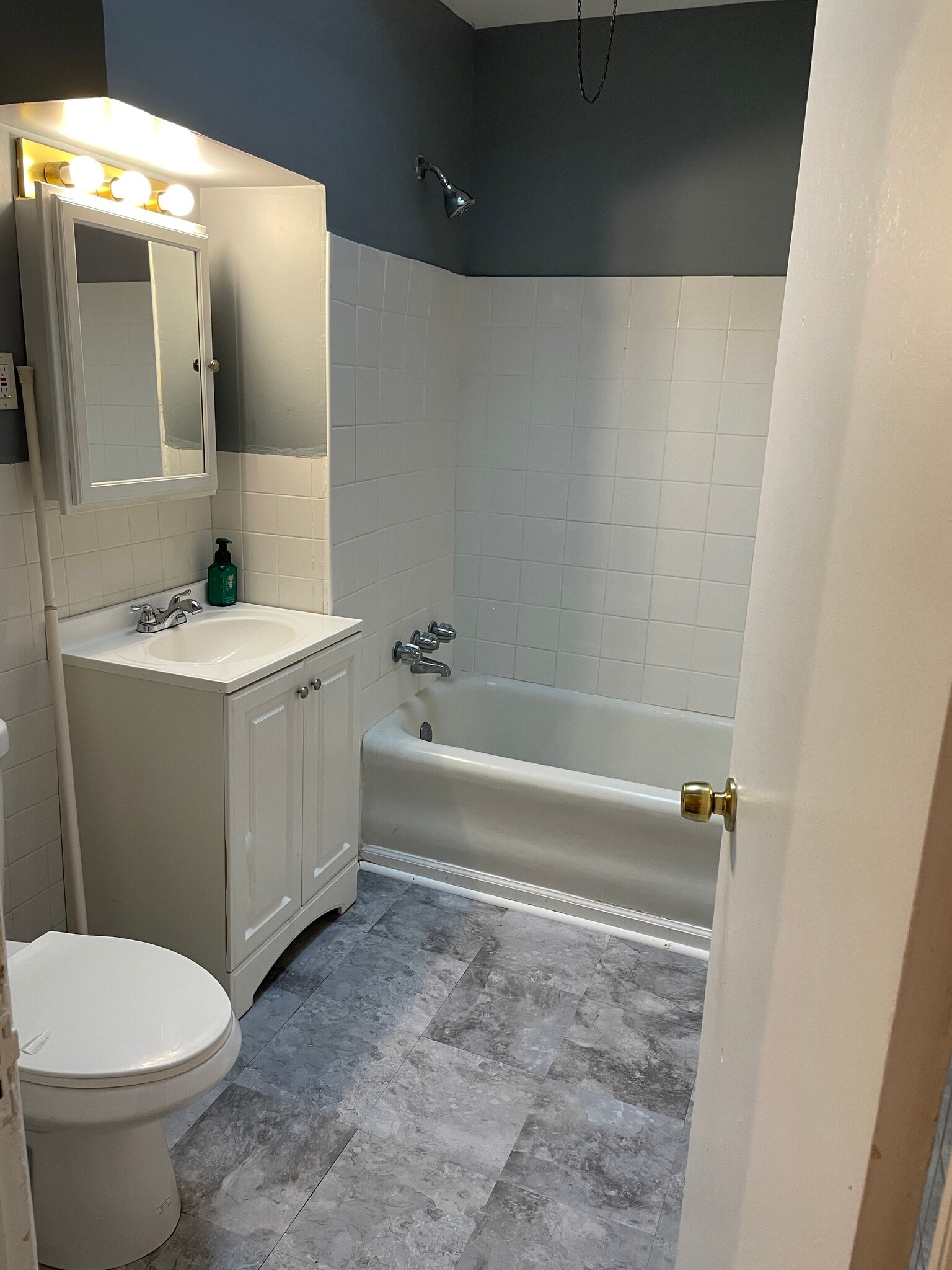 Building Photo - 2435 S Milan St