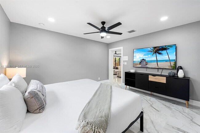 Building Photo - 1030 SW 14th Terrace