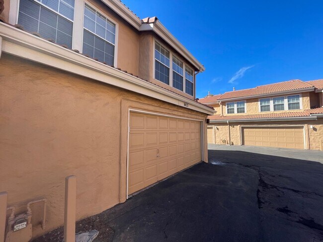 Building Photo - $0 DEPOSIT OPTION. LUXURIOUS 3BED/3.5 BATH TOWNHOME IN LONE TREE NEAR PARK MEADOWS