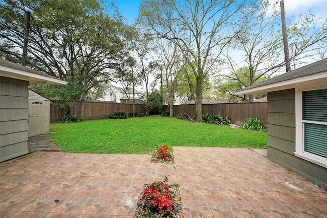 Building Photo - 1229 Timbergrove Ln