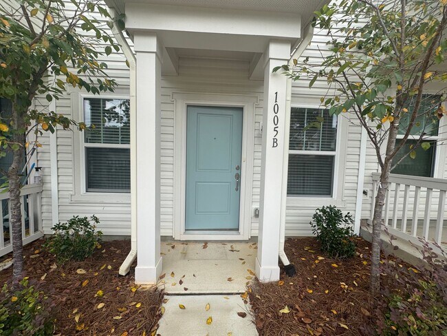 Building Photo - Charming Townhome Community in Mooresville...