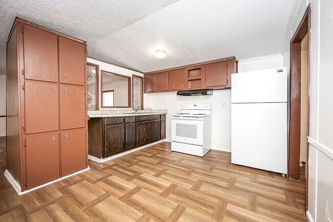 Building Photo - Elizabeth's RV Park -Mobile Homes-