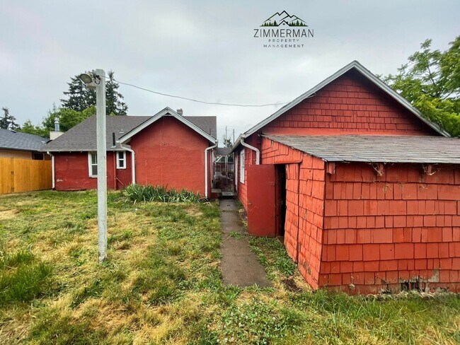 Building Photo - 2 Bedroom for Rent in Cottage Grove