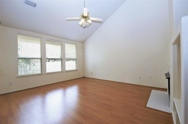 Building Photo - 4602 Rainbow Valley Ct