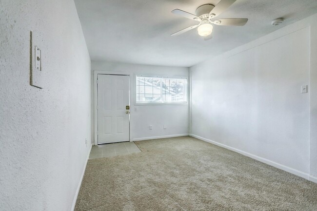 Building Photo - 3823 Lydia St