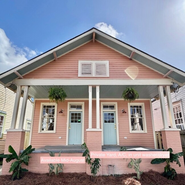 Building Photo - 2015 Kerlerec St