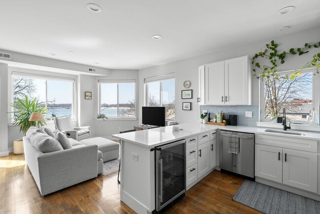 Building Photo - 1400 Columbia Rd