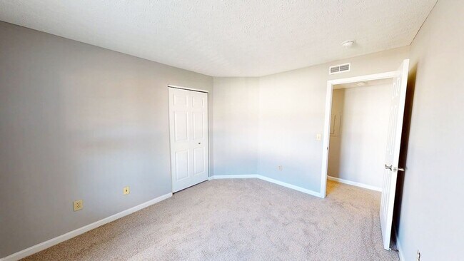 Building Photo - 5441 Cedar Springs