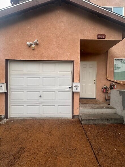 Building Photo - 401 W 105th St