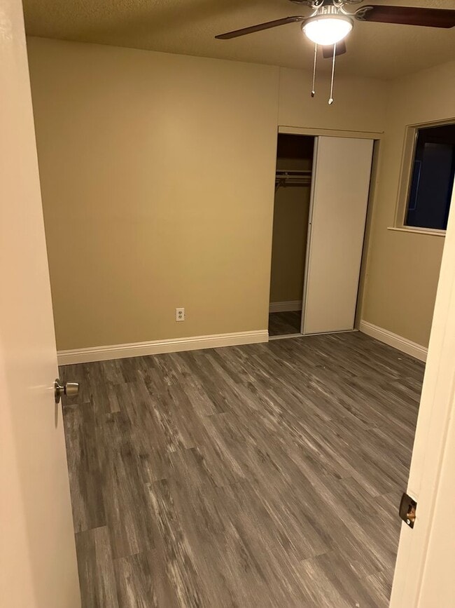 Building Photo - BARSTOW 3 bedroom 2 bath- 2 car garage HOME