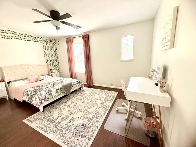 Building Photo - 4615 Pin Oak Creek Ln