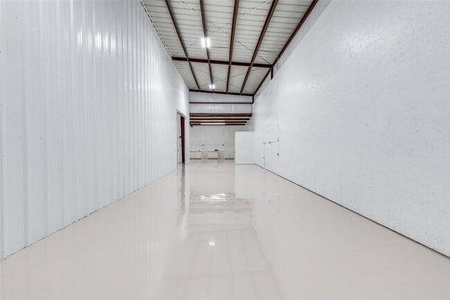 Building Photo - 21711 Barcarole Dr