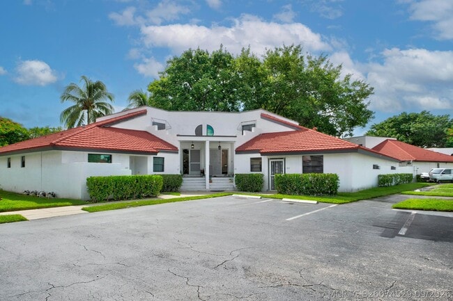 Building Photo - 367 NW 36th Ave