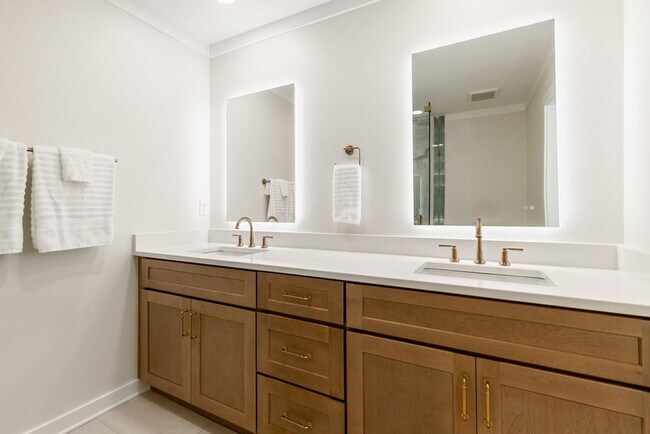 Building Photo - 100 S Spooky Ln