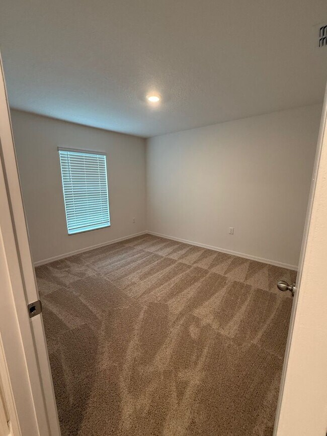 Building Photo - Stunning Brand-New 3-Bedroom Home in Prime...