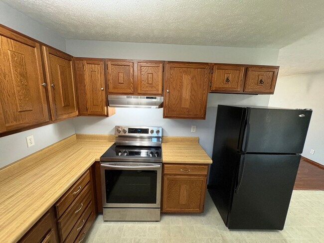 Building Photo - Spacious Single-Family Home with Fenced Backyard & Attached Garage
